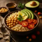 Bowl de Quinoa com Grão e Abacate